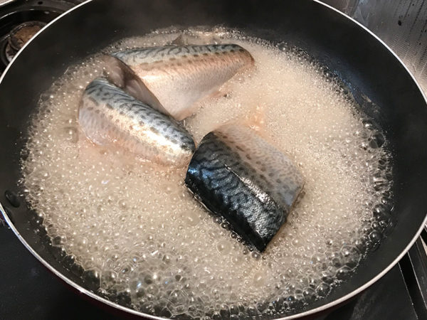 魚の煮付け サバの煮付け 強火 泡で煮る