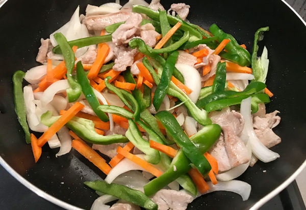 簡単パリパリ焼きそば 豚肉 野菜 炒め