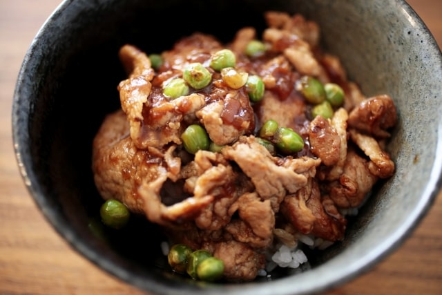 ラヴィット レシピ 豚丼 うまいたれ 重岡