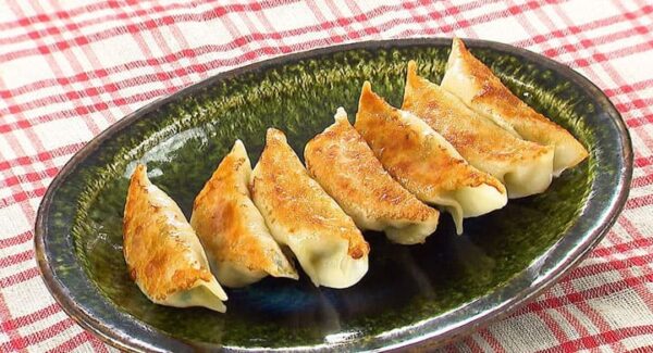 ぺこもぐキッチン 栗原心平 料理家 中華料理をワンランクUP 大ぶりの具だくさん餃子