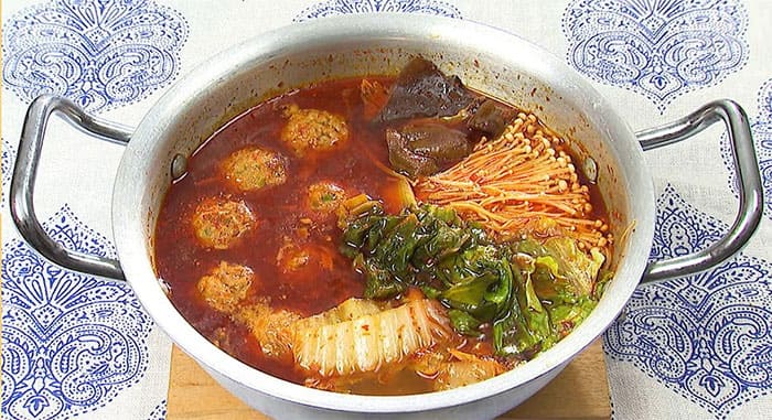 ぺこもぐキッチン 栗原心平 料理家 鈴木亜美 激辛料理 火鍋