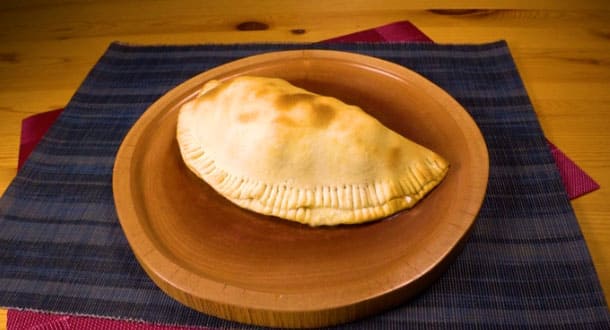 ZIP レシピ 旅するエプロン トリプル牛ダクカルツォーネ ピザ