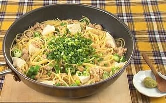 ぺこもぐキッチン 料理家 栗原心平 パスタ ワンパンパスタ対決 納豆とオクラの和風あんかけワンパンパスタ