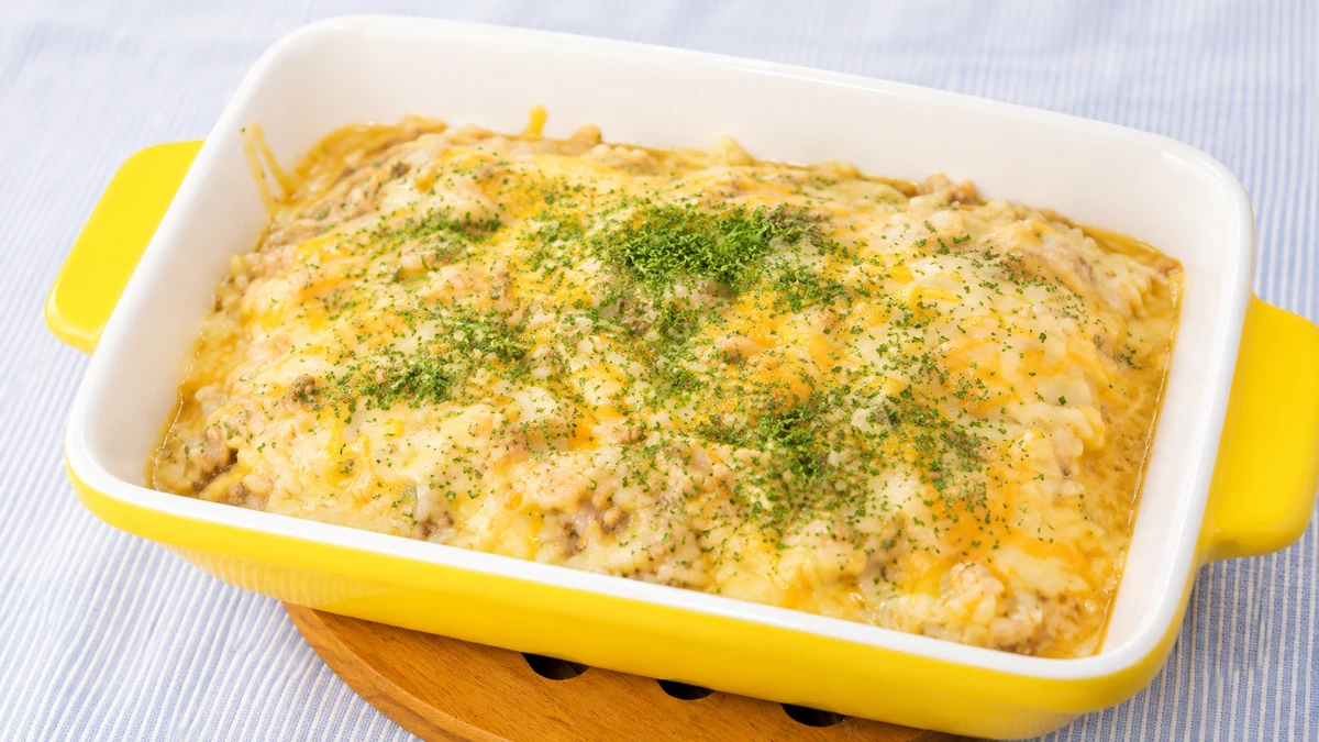 DayDay. 亜希のざっくりキッチン「ごはんがススム 煮込み風チーズハンバーグ」